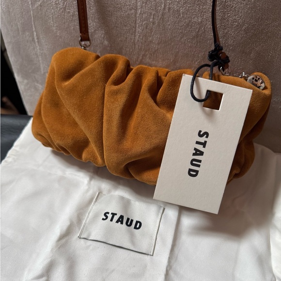 STAUD Handbags - NWT Staud “Bean” bag Convertible Bag